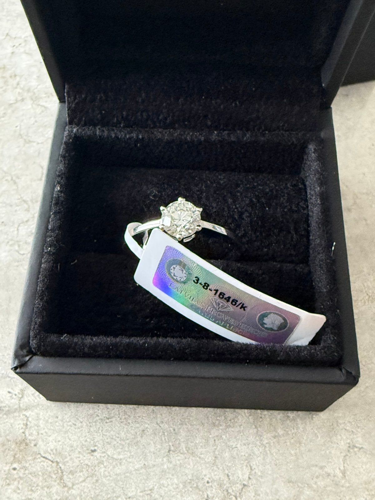 Prachtige Witgouden Ring met 0.70ct Diamant (GIA Certificaat, Sieraden, Tassen en Uiterlijk, Wit, Nieuw, Ophalen of Verzenden