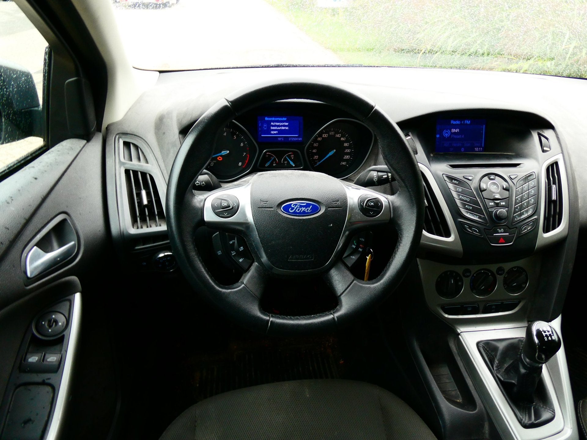 Ford Focus 1.0i 101pk Trend 5-deurs Airco Cruise Navi EXPORT, Euro 5, Gebruikt, Bruin, 635 kg