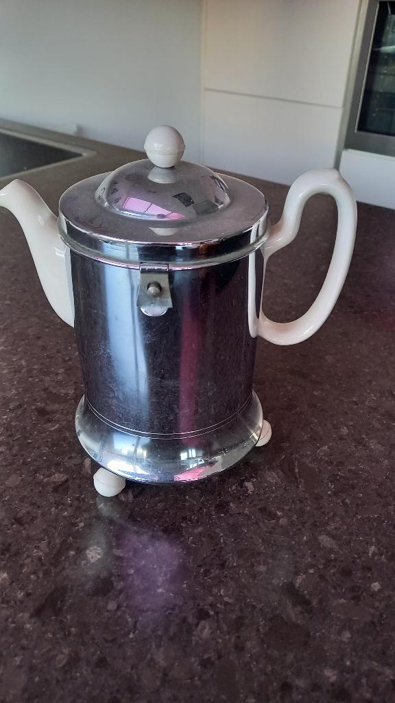 Koffiekan (Petrus Regout & Co) in warmtehouder, Ophalen of Verzenden