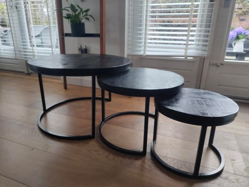 Zwarte salontafel set, rond en stabiel, 45 tot 60 cm, Minder dan 55 cm, Rond, Ophalen of Verzenden