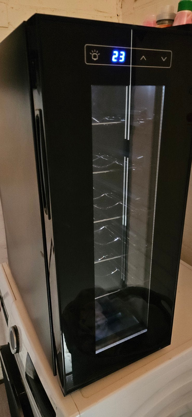 Wijnkoelkast - Compact en Stijlvol, 85 tot 120 cm, Zonder vriesvak, Ophalen of Verzenden, Zo goed als nieuw