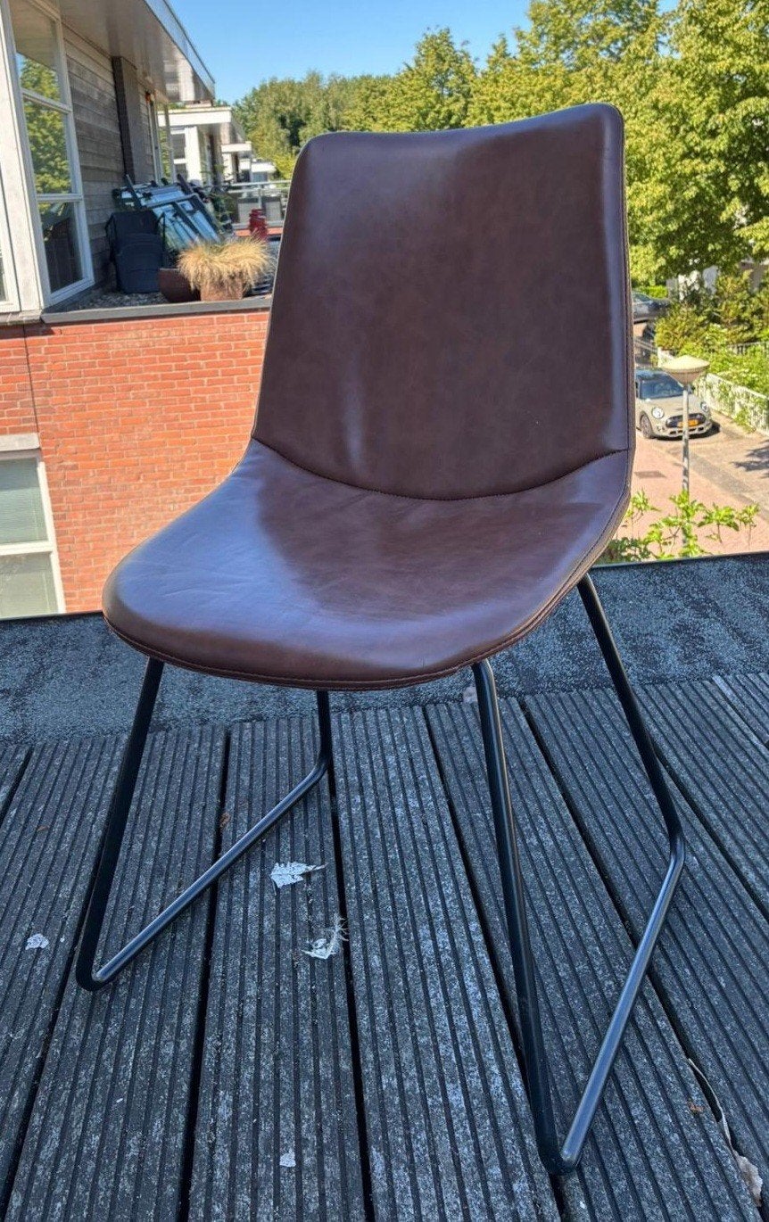 5 bruine eetkamerstoelen met metalen onderstel, Ophalen, Gebruikt, Bruin, Modern, Industrieel
