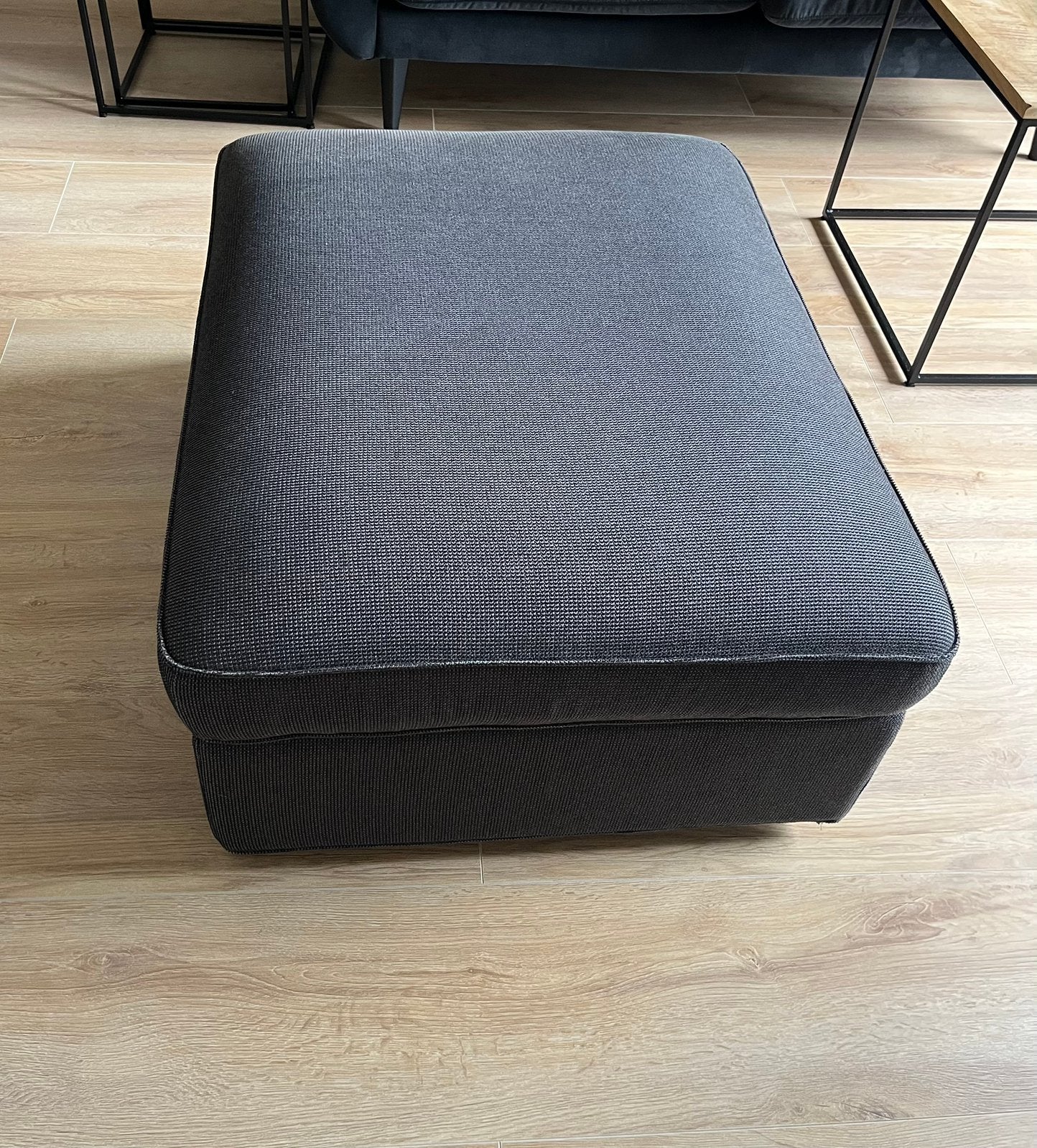 Donkergrijze antraciet poef/hocker met opbergruimte Ikea, Huis en Inrichting, Ophalen, Vierkant, Minder dan 50 cm, Zo goed als nieuw