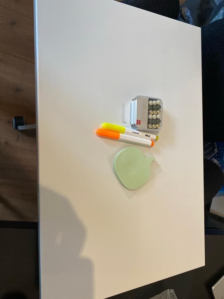 Magneetbord met magneetje en 2 stiften, Huis en Inrichting, Woonaccessoires | Memoborden, Ophalen, Zo goed als nieuw