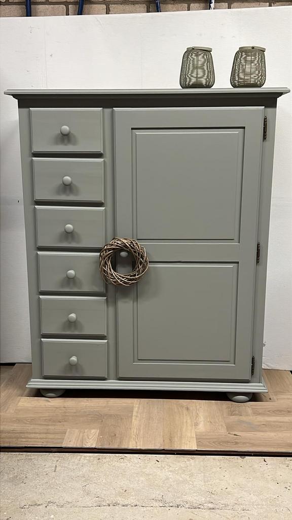 Prachtige grijze kast met lades en deuren - Landelijke stijl, Ophalen, Gebruikt, 100 tot 150 cm, 50 tot 100 cm