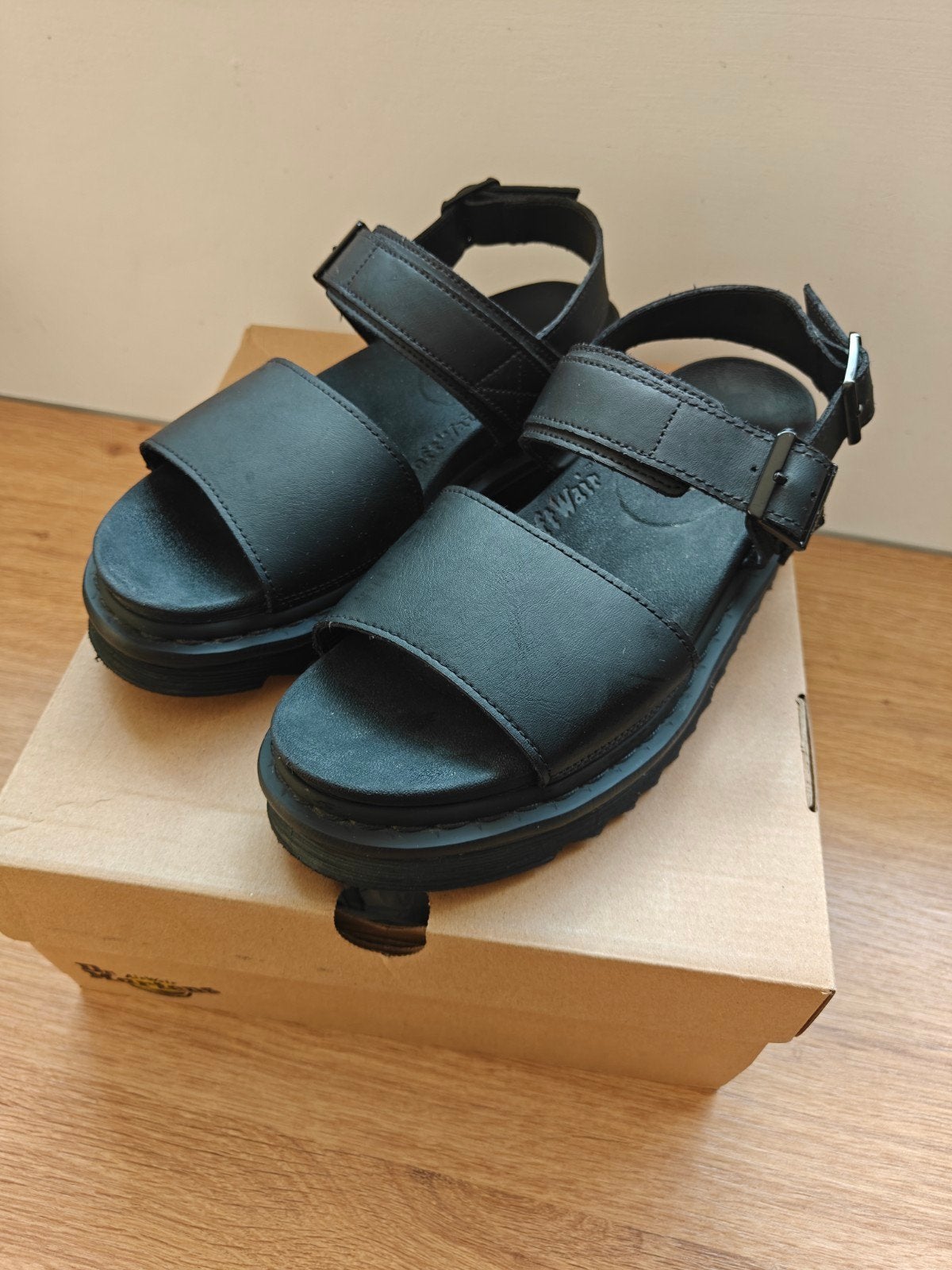 Dr. Martens sandalen 39, Kleding | Dames, Ophalen of Verzenden, Zo goed als nieuw, Zwart, Sandalen of Muiltjes