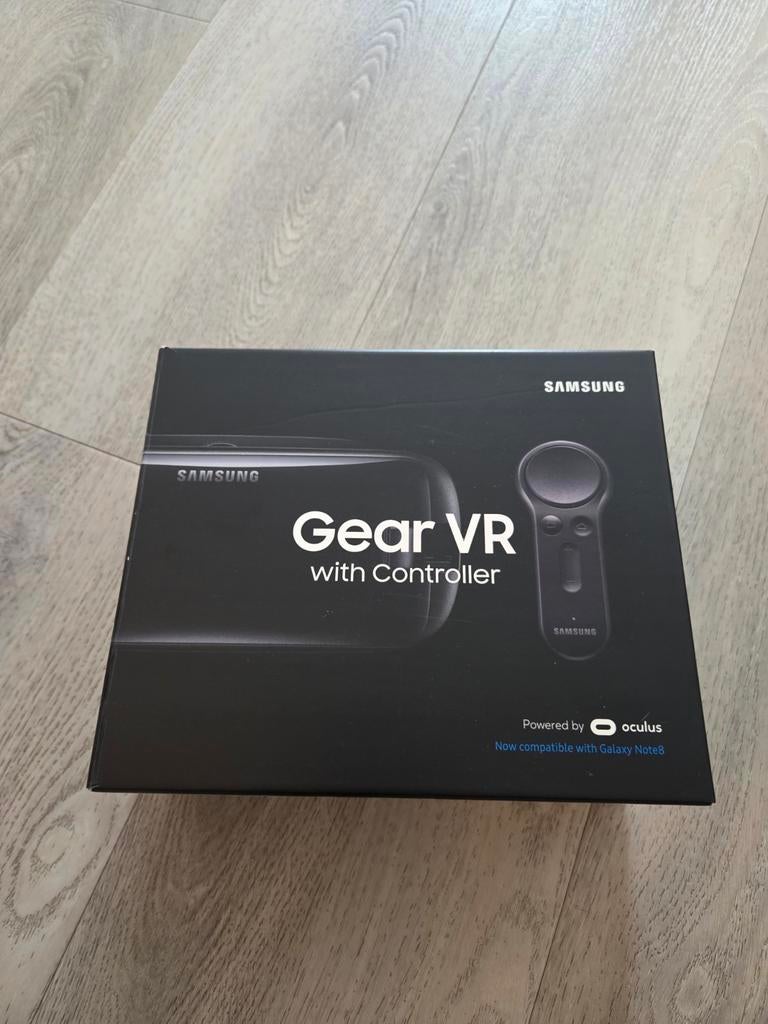 Samsung Gear VR met Controller - Zo goed als nieuw, Spelcomputers en Games, Virtual Reality, Ophalen of Verzenden, Zo goed als nieuw