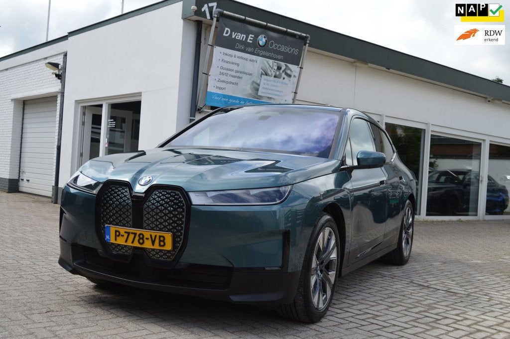 BMW IX XDrive40 High Executive/1 Eig/Trekhaak/harman kardon/, Auto's, BMW, Gebruikt, Zwart, Blauw, Vierwielaandrijving