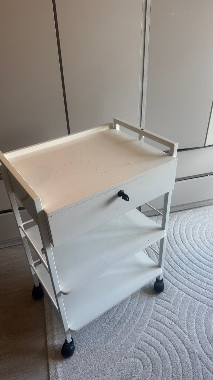 Kastje op wielen, Huis en Inrichting, Ophalen, Zo goed als nieuw
