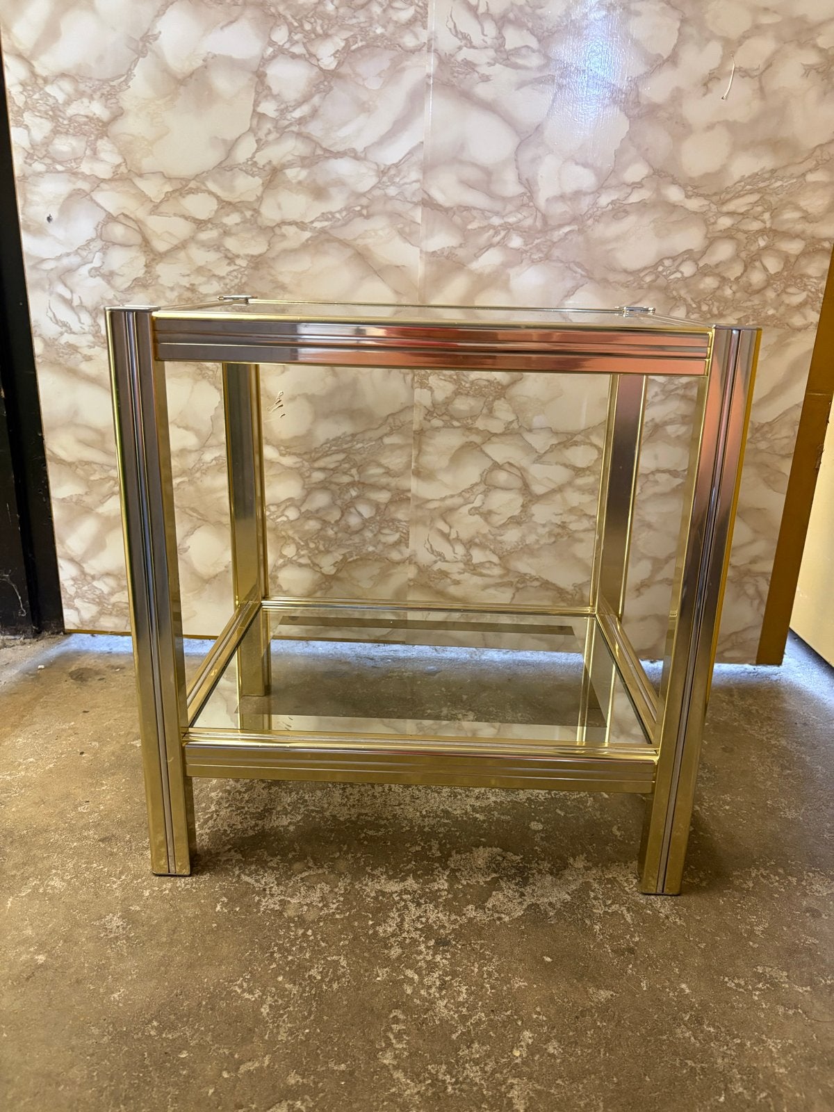 Gouden bijzettafel met glazen bladen/ erickustwe stijl, Minder dan 45 cm, Minder dan 55 cm, Gebruikt, Metaal of Aluminium