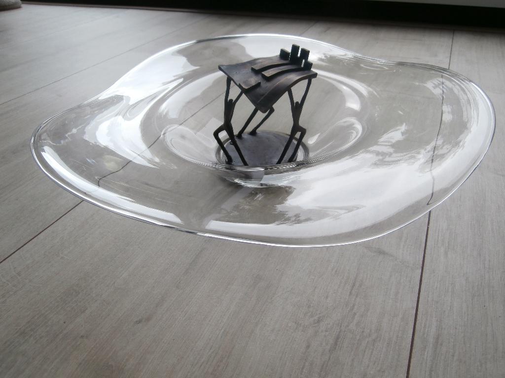 Grote Design Schaal ,,Centerpiece,, met Brons Beeld., Huis en Inrichting, Woonaccessoires | Schalen en Manden, Schaal, Vierkant