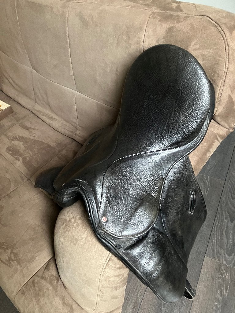 Lederen paardenzadel, Ophalen, L (17.5 inch), Zo goed als nieuw, Middel