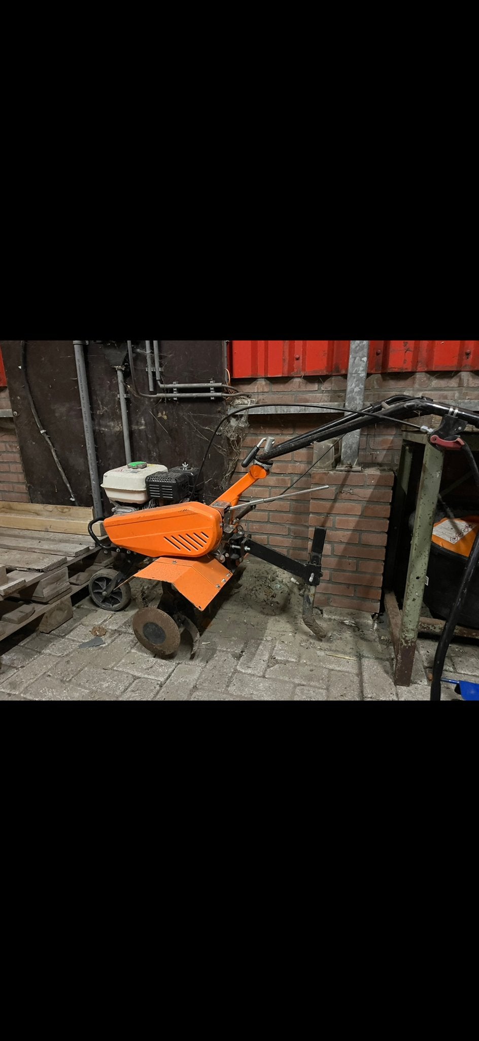 Zo goed als nieuwe grondfreesmachine - weinig gebruikt, Ophalen, Zo goed als nieuw, Benzine