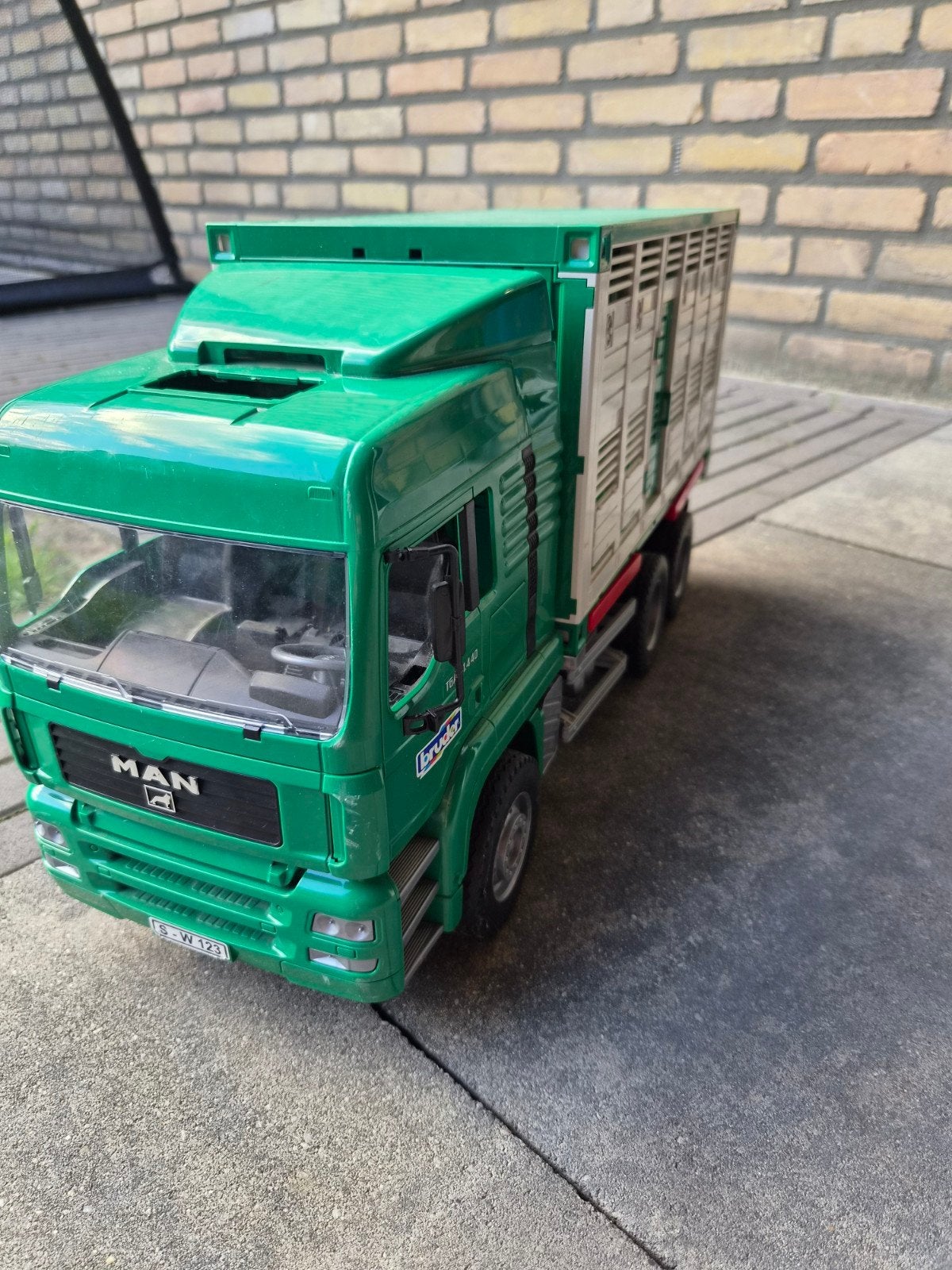 speelgoed vrachtwagen Bruder, Ophalen, Zo goed als nieuw