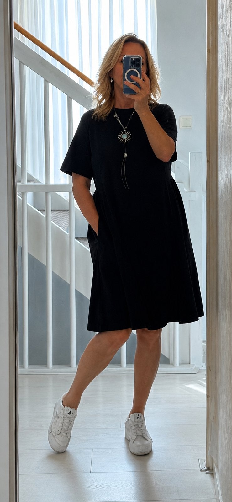 COS zwarte midi jurk L minimalistisch, stijlvol & heerlijk, Ophalen of Verzenden, Zo goed als nieuw, Zwart, Onder de knie