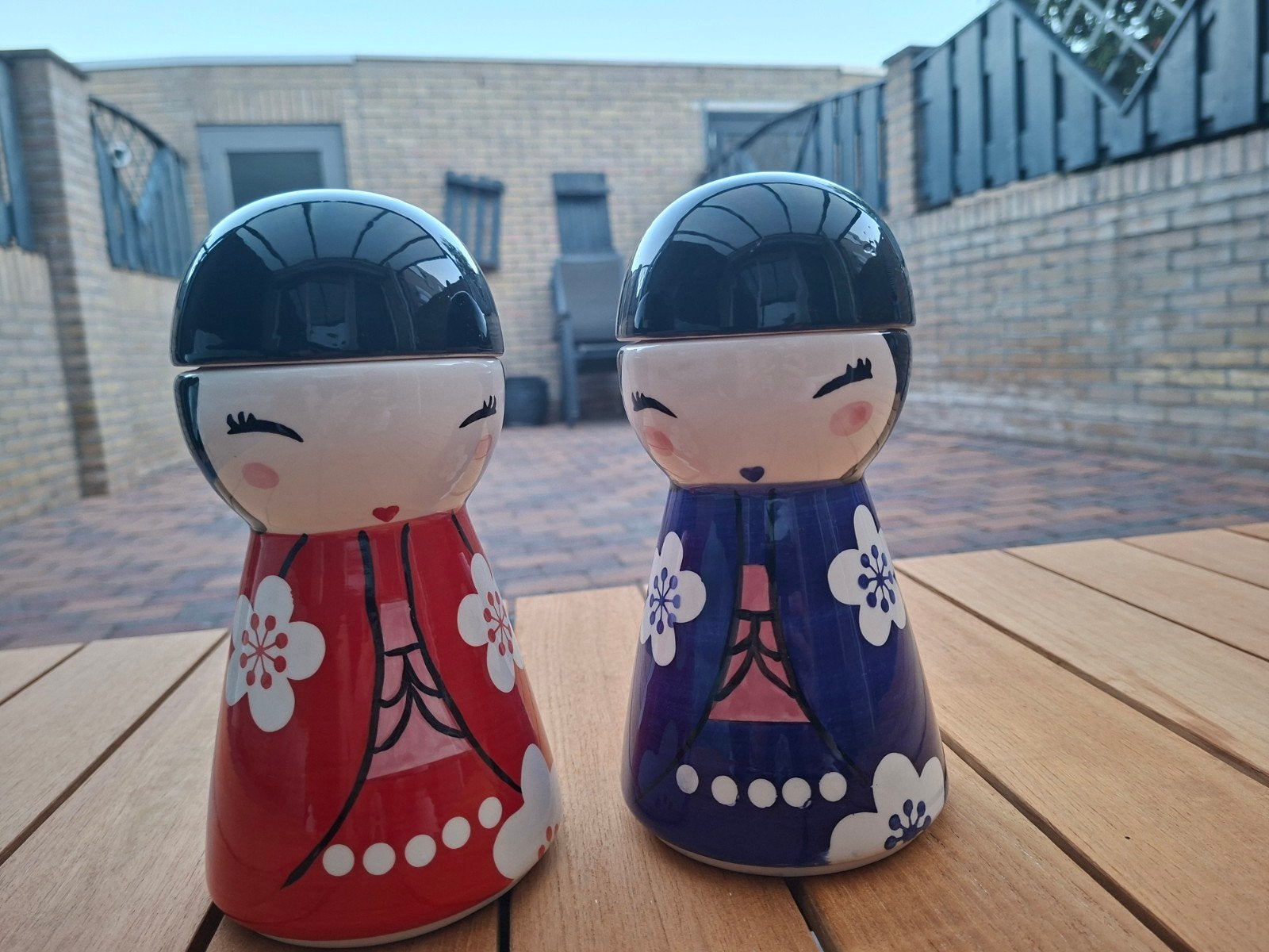 Xenos Kokeshi Voorraadpotten - Rood en Blauw (Set van 2), Ophalen, Zo goed als nieuw, Voorraadpot, Steen/keramiek