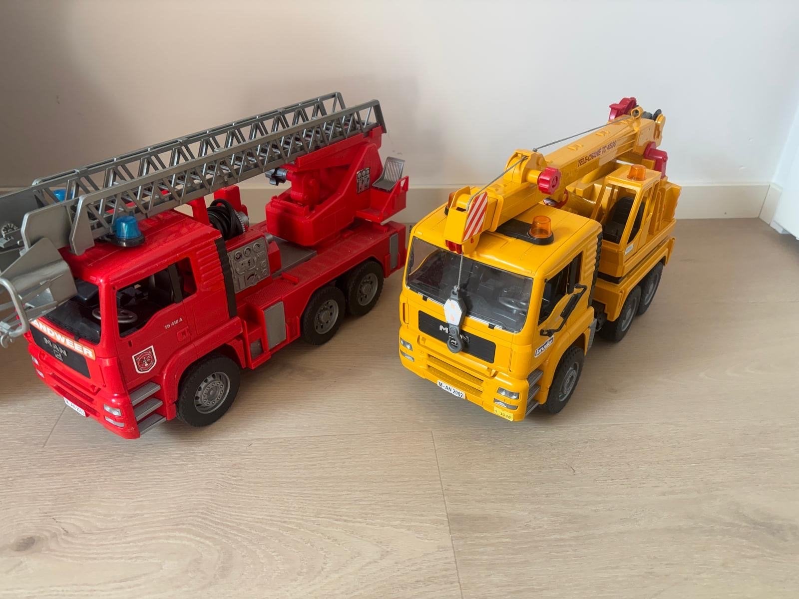 Bruder brandweerwagen en kraanwagen speelgoed, Ophalen of Verzenden, Zo goed als nieuw