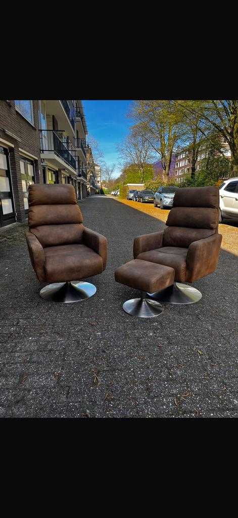 2 draai fauteuils leather look met hocker Leen Bakker., Ophalen, Minder dan 75 cm, Zo goed als nieuw, Stof
