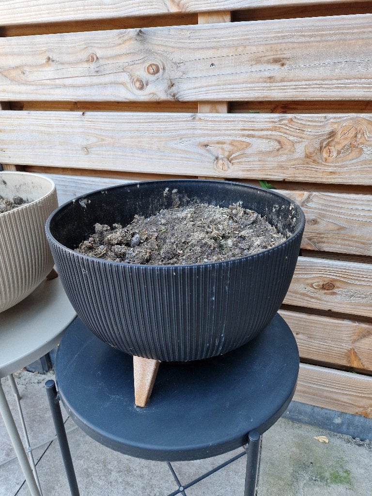 Plantenpotten + Ikea tafels, Ophalen, Kunststof, Gebruikt, Rond