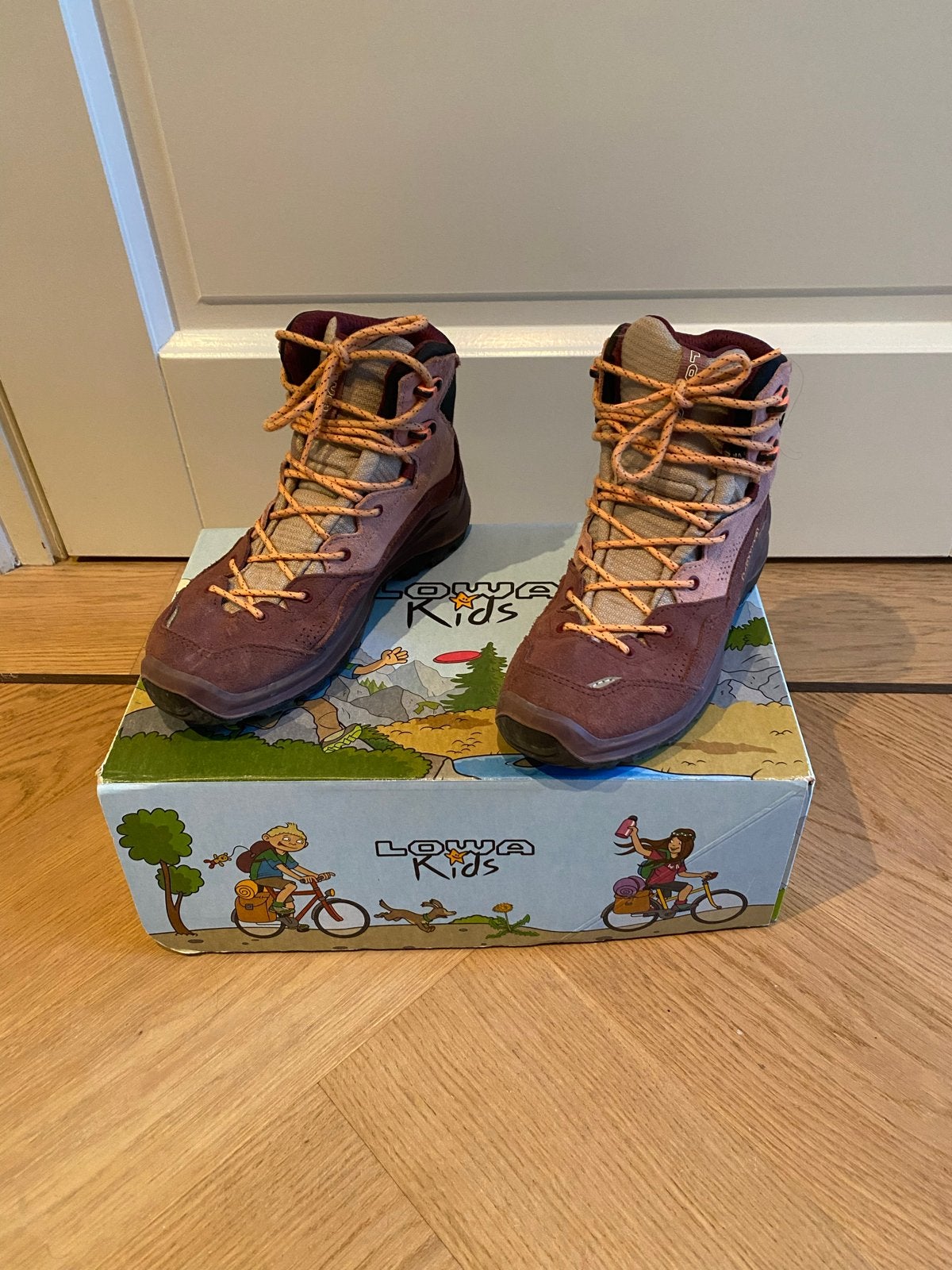 Lowa Kids bergschoenen maat 35 - Zo goed als nieuw, Ophalen, Zo goed als nieuw, Schoenen