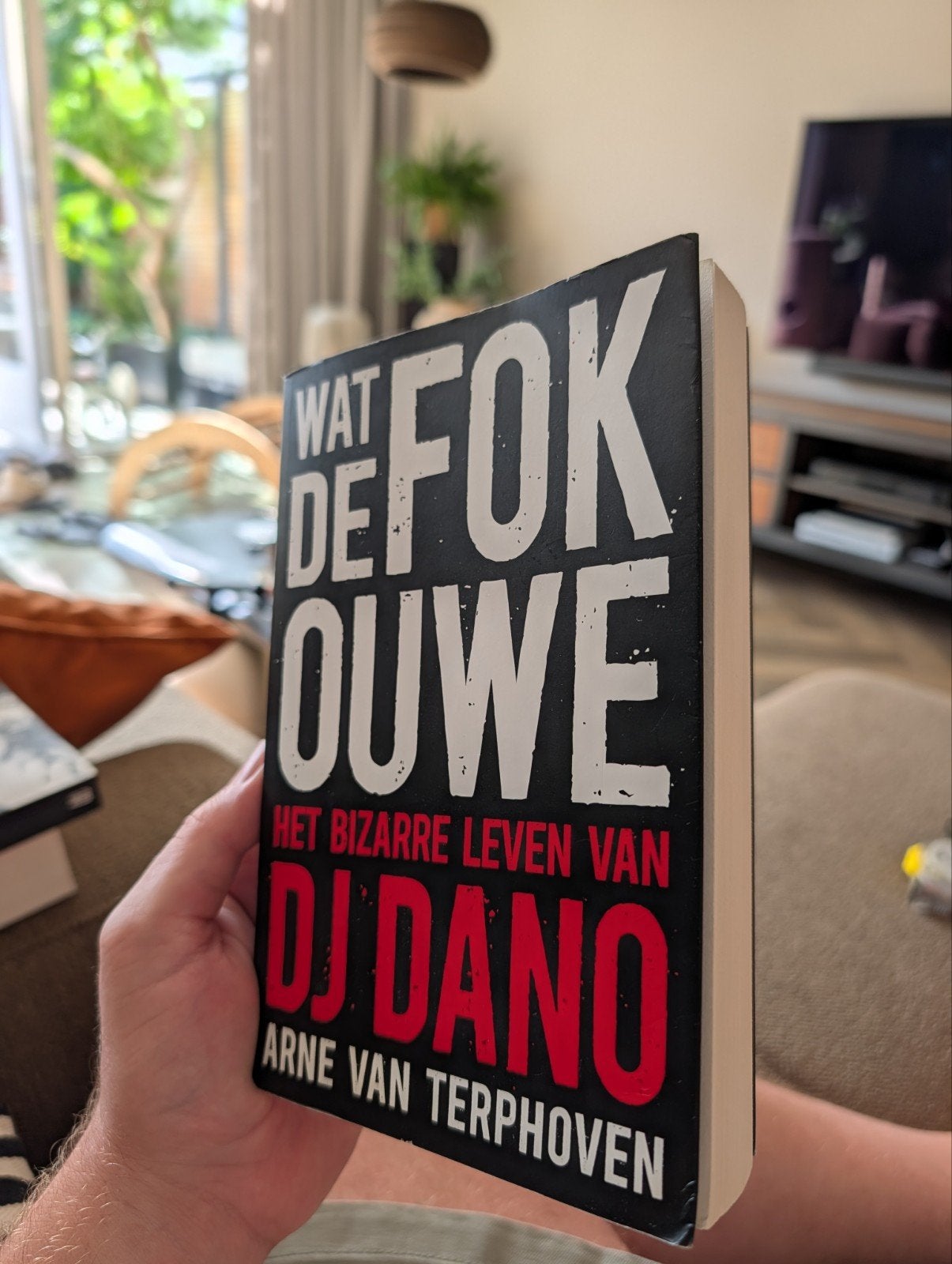 wat de fok ouwe, DJ dano, Verzenden