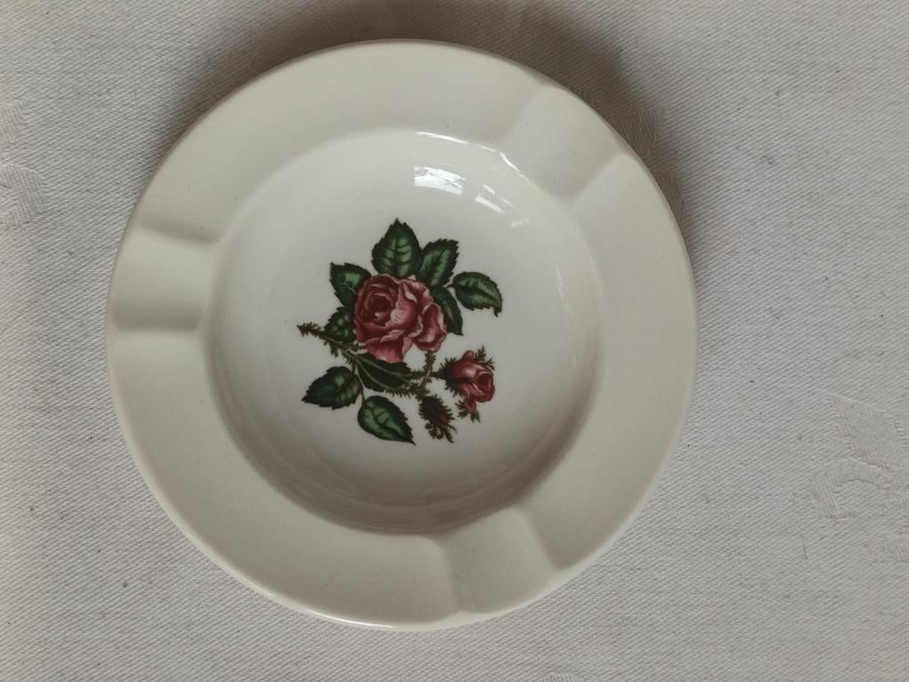Wedgwood Moss Rose asbak zgan, Ophalen of Verzenden, Zo goed als nieuw, Porselein, Overige typen