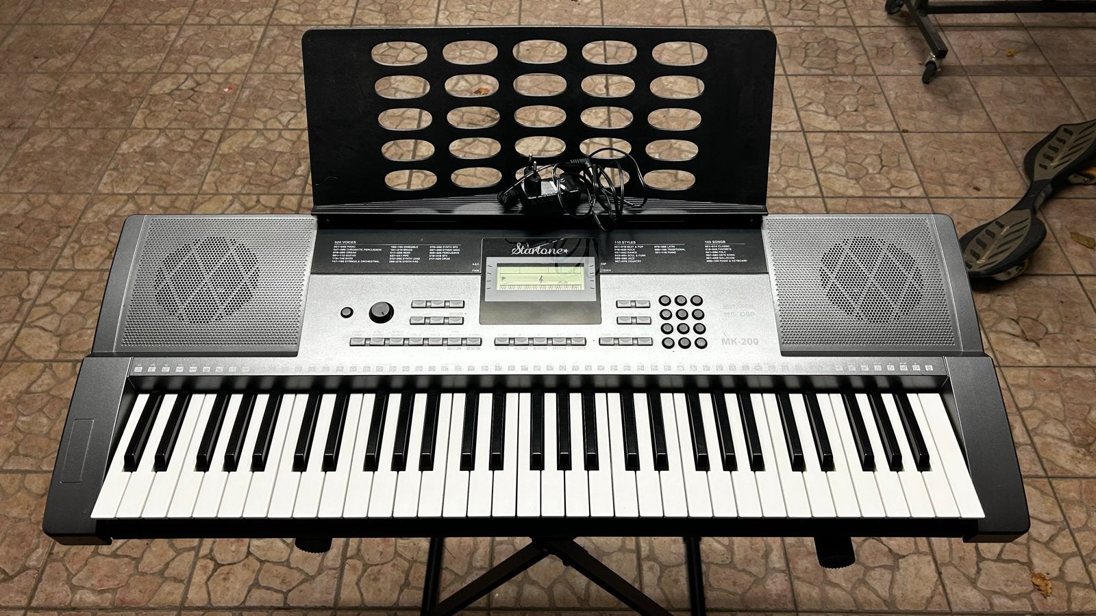Foto 3 van Startone MK-200 Keyboard met standaard