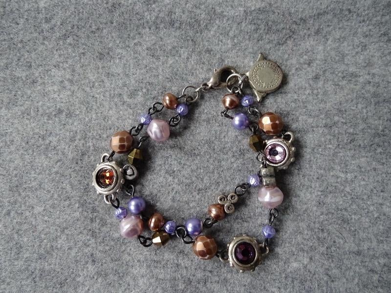 Dubbel metalen armbandje met lila en bruine kralen, Ophalen of Verzenden, Gebruikt, Overige materialen