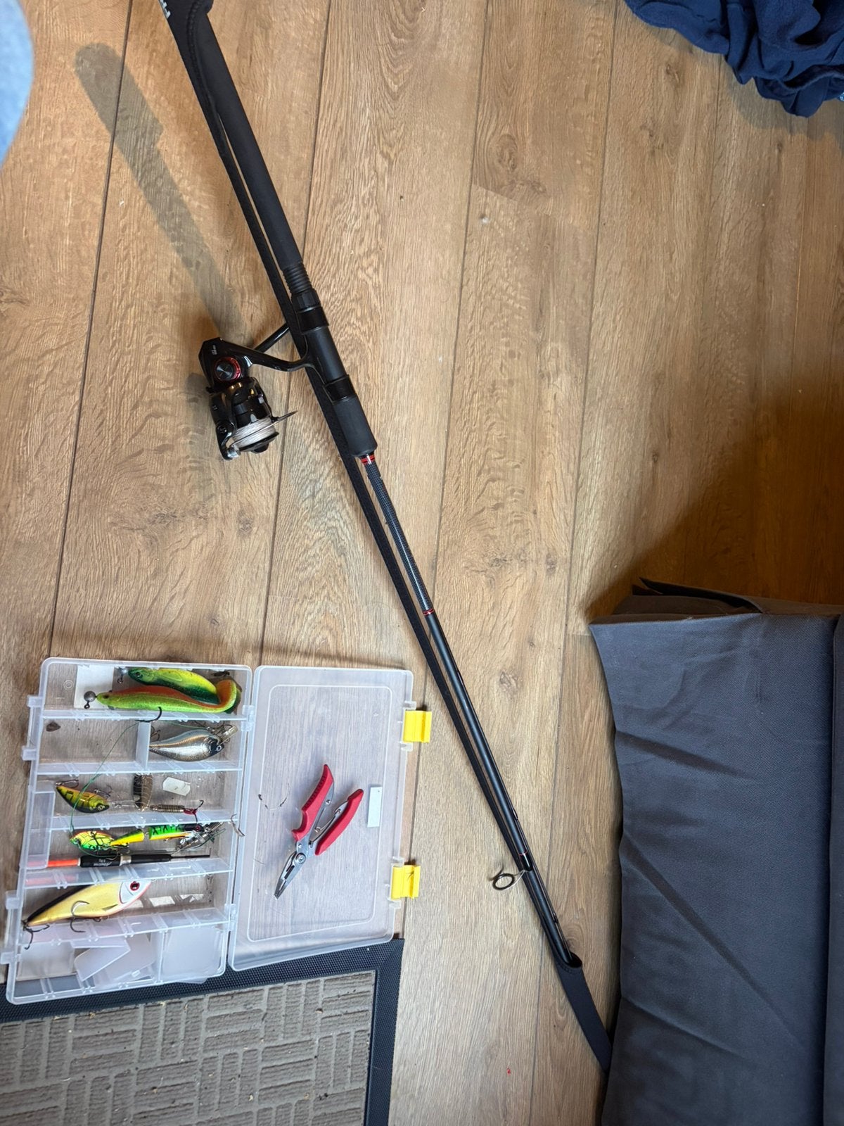 Vishengel met sleeve, aasjes en vistang, Ophalen, Zo goed als nieuw
