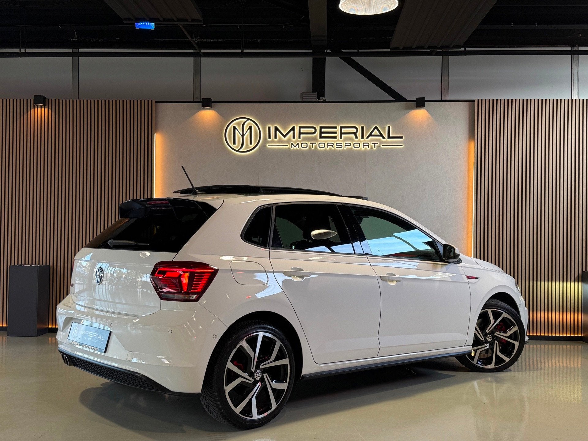 Volkswagen Polo 2.0 TSI GTI |PANO|ACC|CAM|BEATS, Stof, Gebruikt, 4 cilinders, 1984 cc