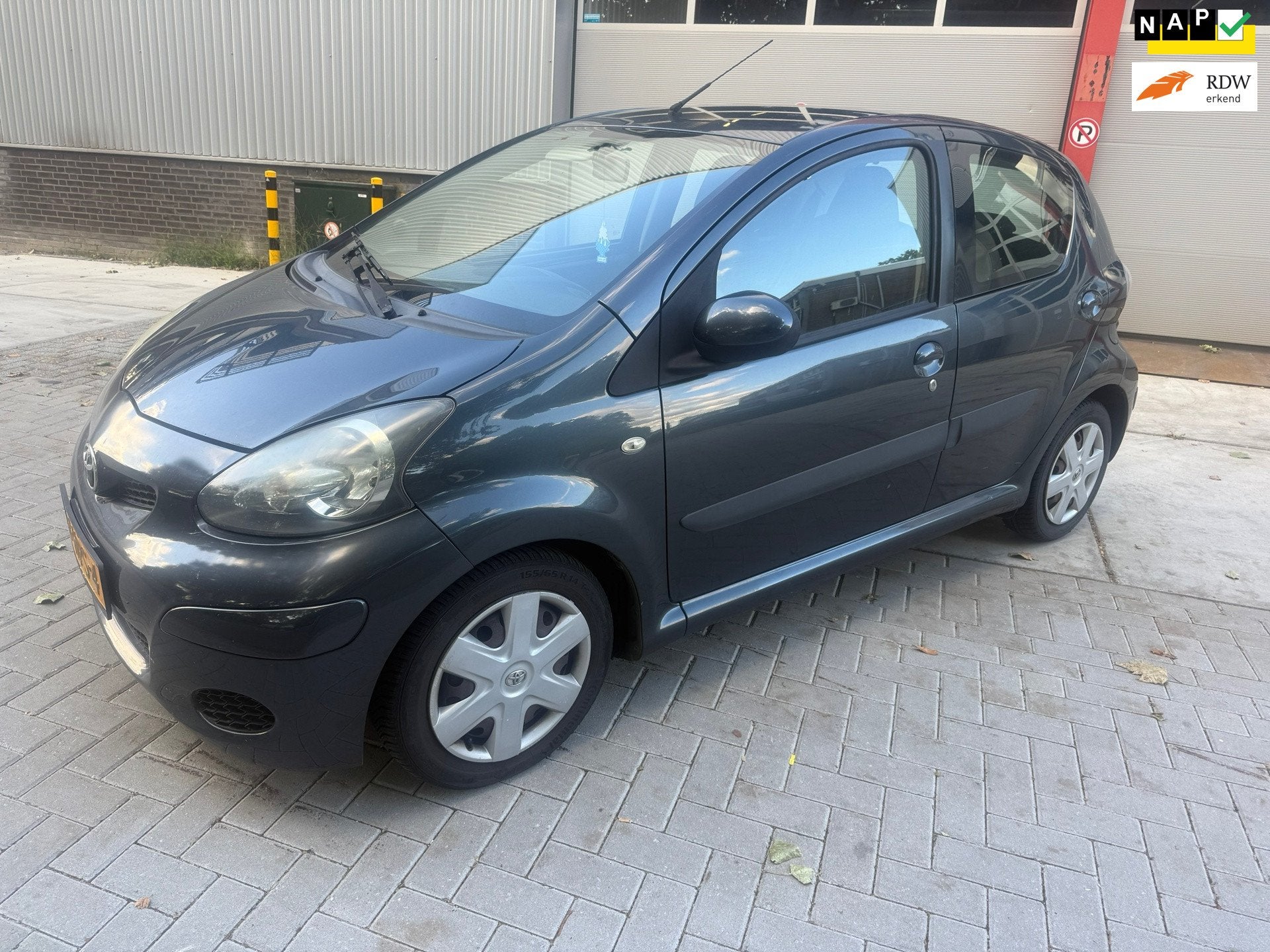 Toyota Aygo 1.0-12V AIRCO ELEKTRISCHE RAMEN, Voorwielaandrijving, Gebruikt, 4 stoelen, 68 pk