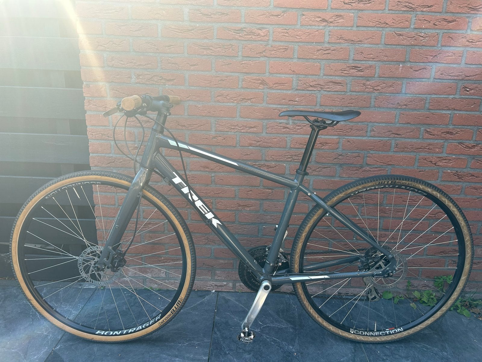 Foto 2 van Trek FX 2 Hybride Fiets - City/MTB