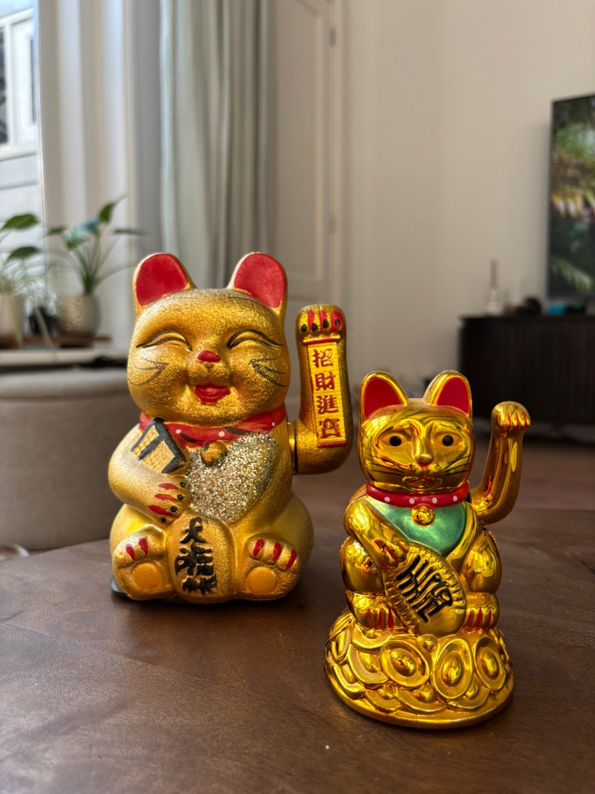 Lucky cat zwaaiend 2 stuks, Verzamelen, Ophalen of Verzenden, Zo goed als nieuw, Dier