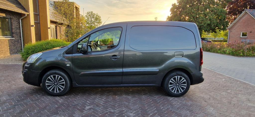 Peugeot Partner New GB 120 L1 1.6 Bluehdi S&S 2-zits, Voorwielaandrijving, Stof, Origineel Nederlands, Grijs