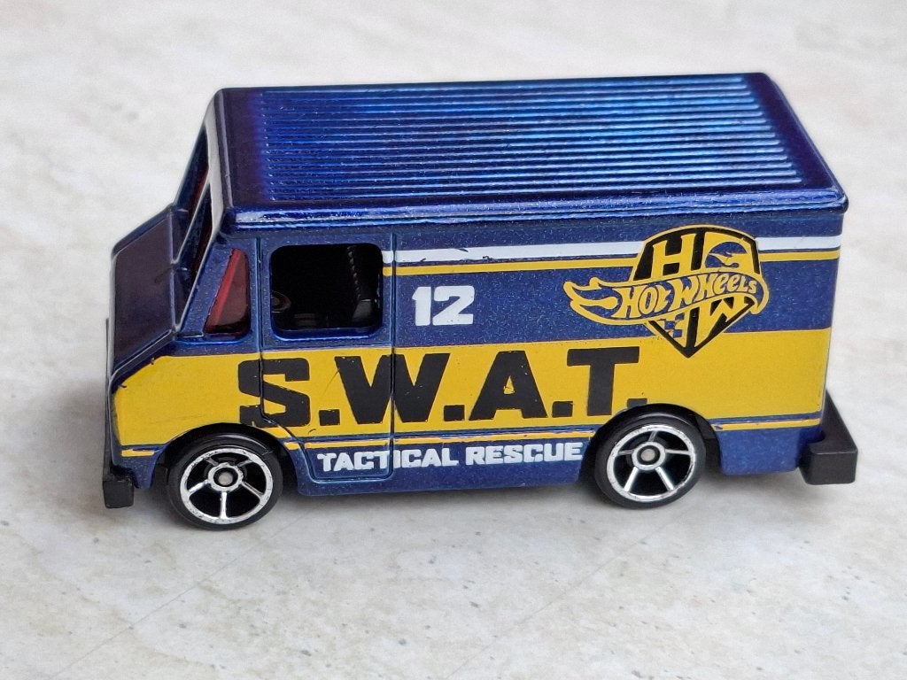 Combat Medic van Hot Wheels 3 inch S.W.A.T. Tactical Rescue, Ophalen of Verzenden, Nieuw, Auto