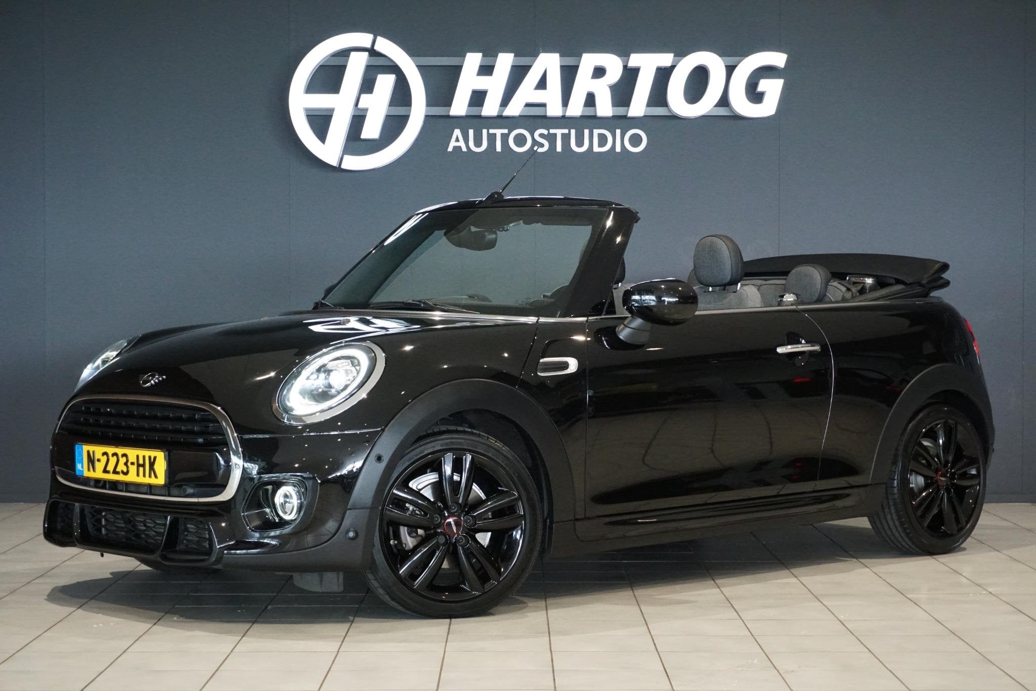 MINI Cabrio 1.5 Cooper Sidewalk Edition JCW + CAMERA / APPLE, Auto's, 136 pk, Gebruikt, Cabriolet, 4 stoelen