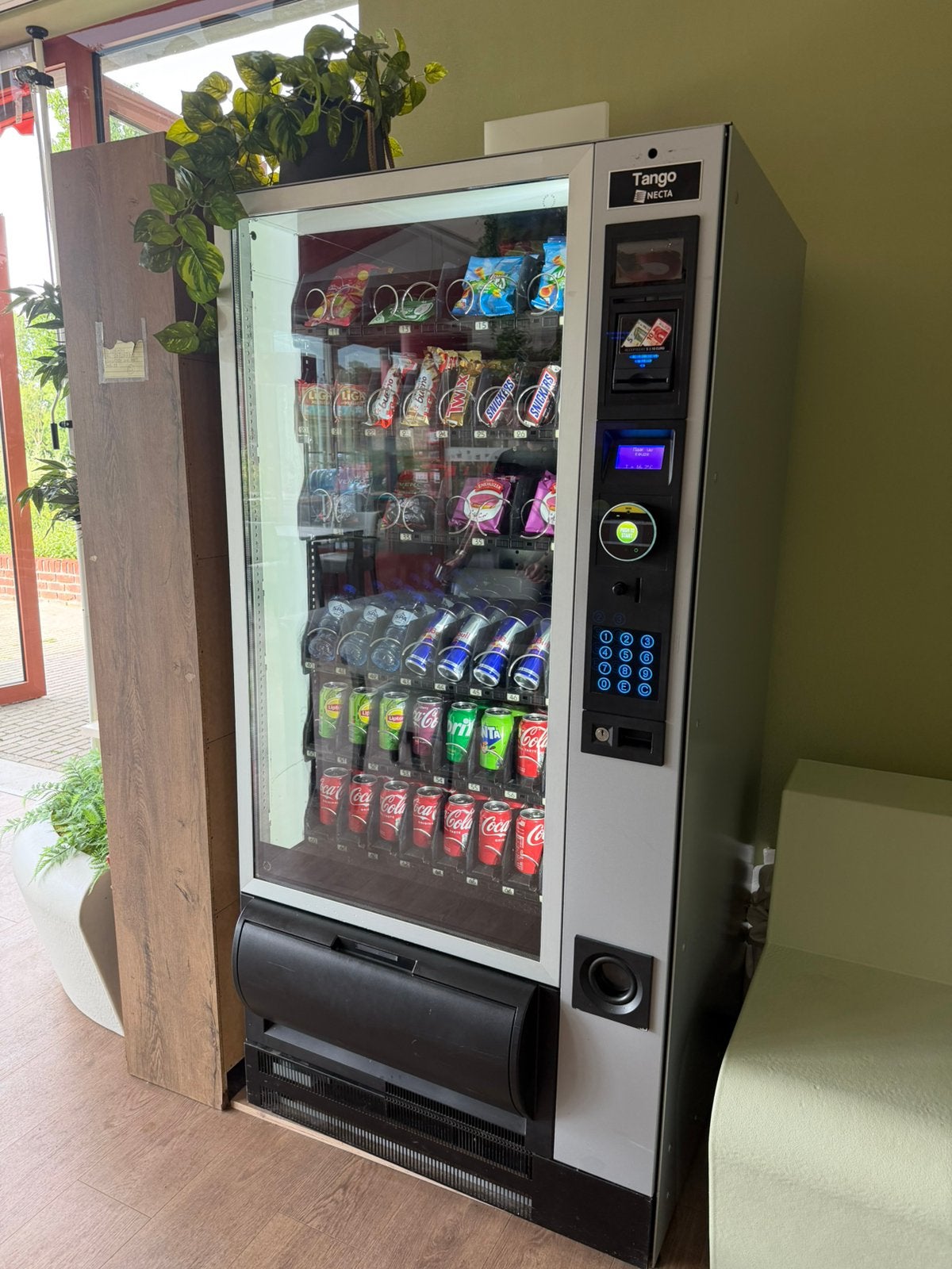 Necta Vending Machine Compleet met Locatie, Verzamelen, Automaten | Overige, Ophalen, Zo goed als nieuw