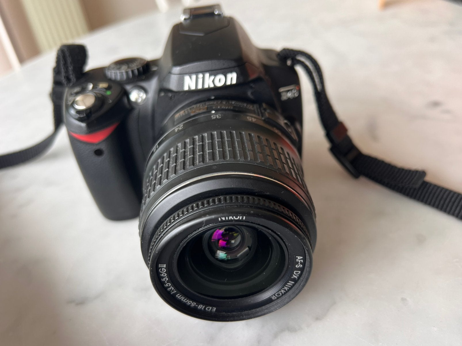NIKON D-40 digitale camera + lens en strap, Ophalen of Verzenden, Zo goed als nieuw, Nikon, 8 keer of meer