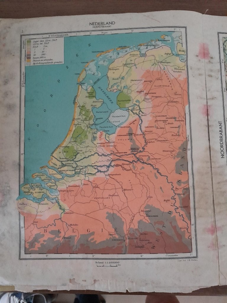 Kleine schoolatlas der gehele aarde. 1953, Gelezen, Ophalen of Verzenden, 1800 tot 2000, Wereld