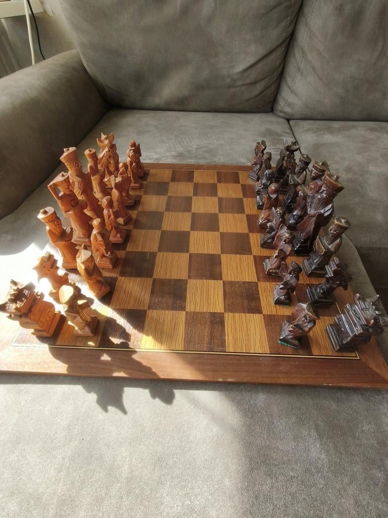 Handgesneden Chinees Schaakbord met Unieke Stukken, Een of twee spelers, Ophalen of Verzenden, Gebruikt