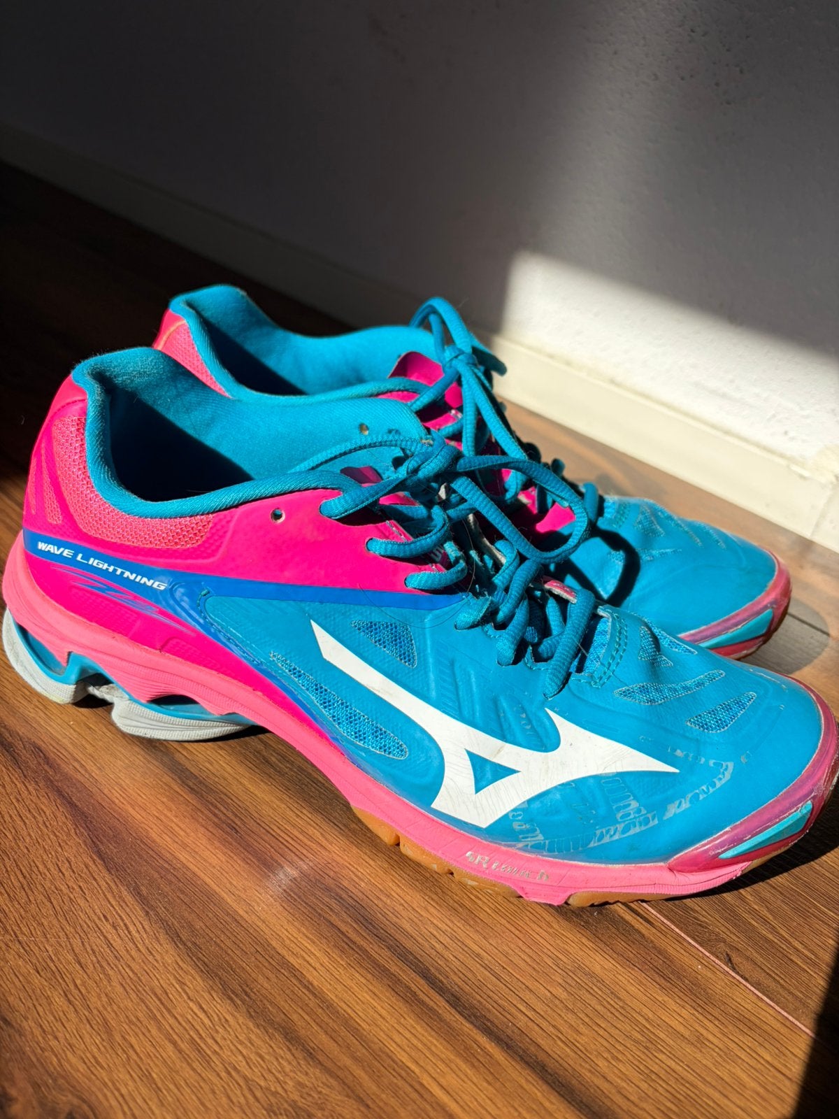 Volleybal schoenen, Ophalen of Verzenden, Gebruikt, Schoenen