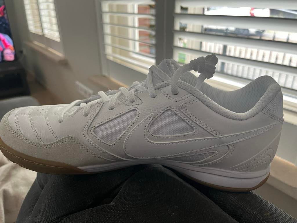 Witte Nike Gato - Maat 45, Maat XS of kleiner, Ophalen of Verzenden, Zo goed als nieuw, Schoenen