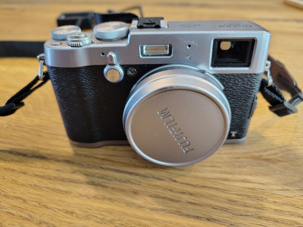 Fujifilm x100T met 3 accus, leren tas én onderwaterhuis, Audio, Tv en Foto, Fotocamera's Digitaal, Gebruikt, Bluetooth, 16 megapixels