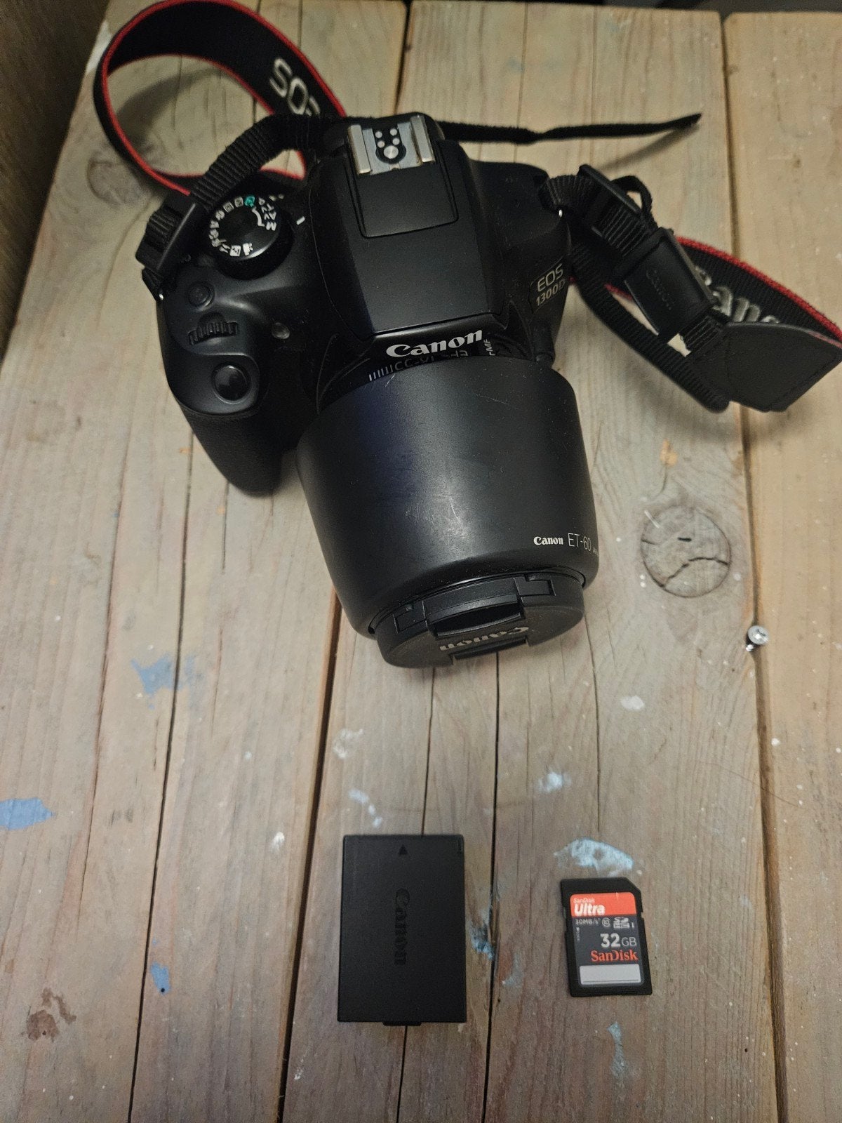 Canon EOS 1300D Spiegelreflexcamera met 18-55mm lens, Ophalen, Spiegelreflex, Canon, Zo goed als nieuw