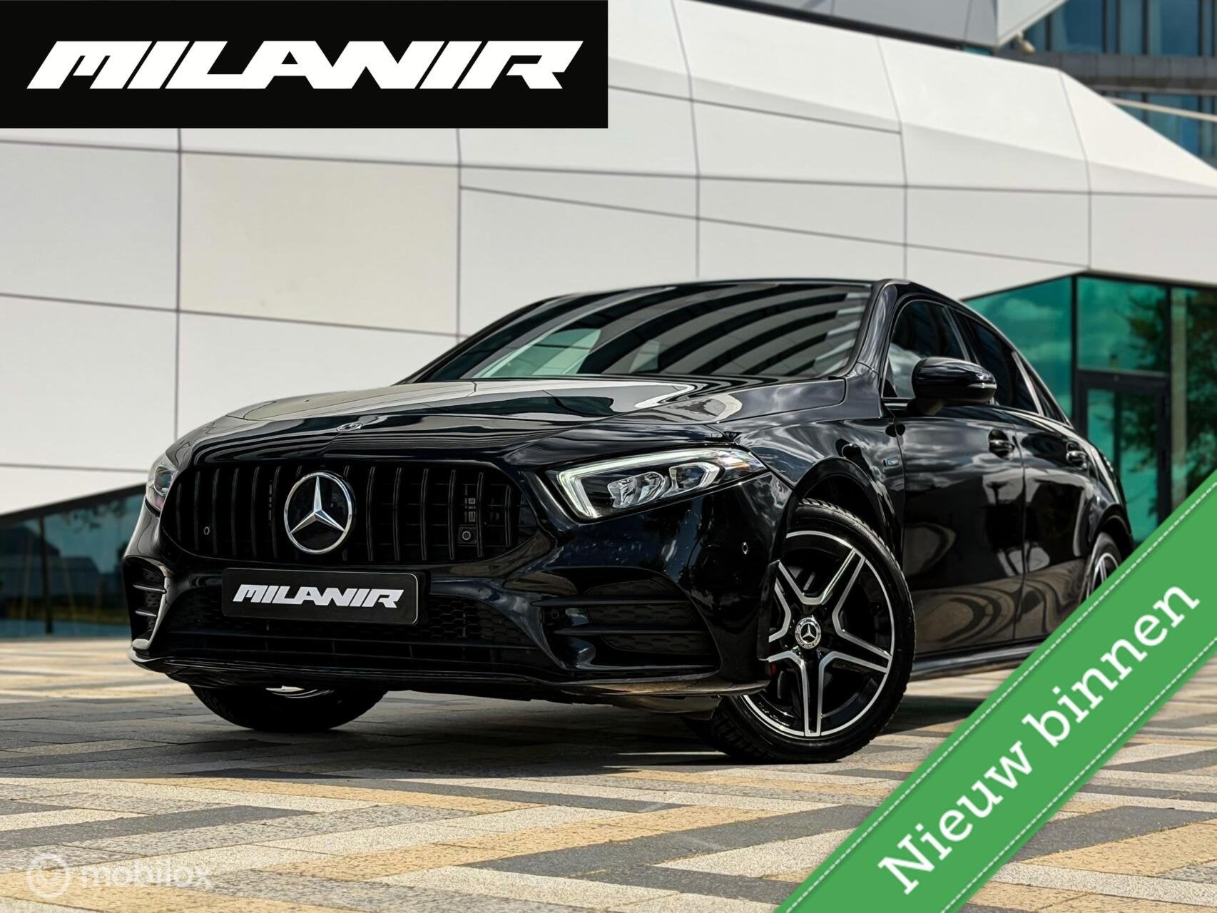 Mercedes A-klasse 250 e AMG Line | Black on Black | Carplay, Auto's, Mercedes-Benz, Gebruikt, 4 cilinders, Zwart, 218 pk