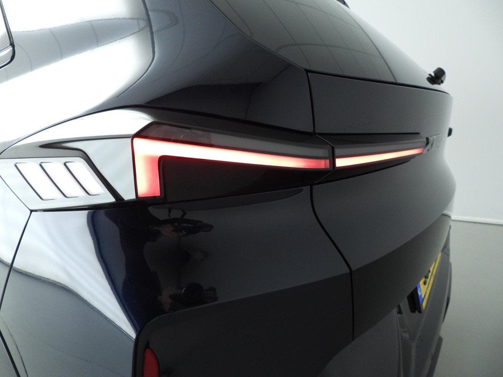 BMW XM PHEV 50e Bower & Wilkens / Soft close / Park assist /, Auto's, BMW, Stof, Gebruikt, Met garantie (alle), Zwart