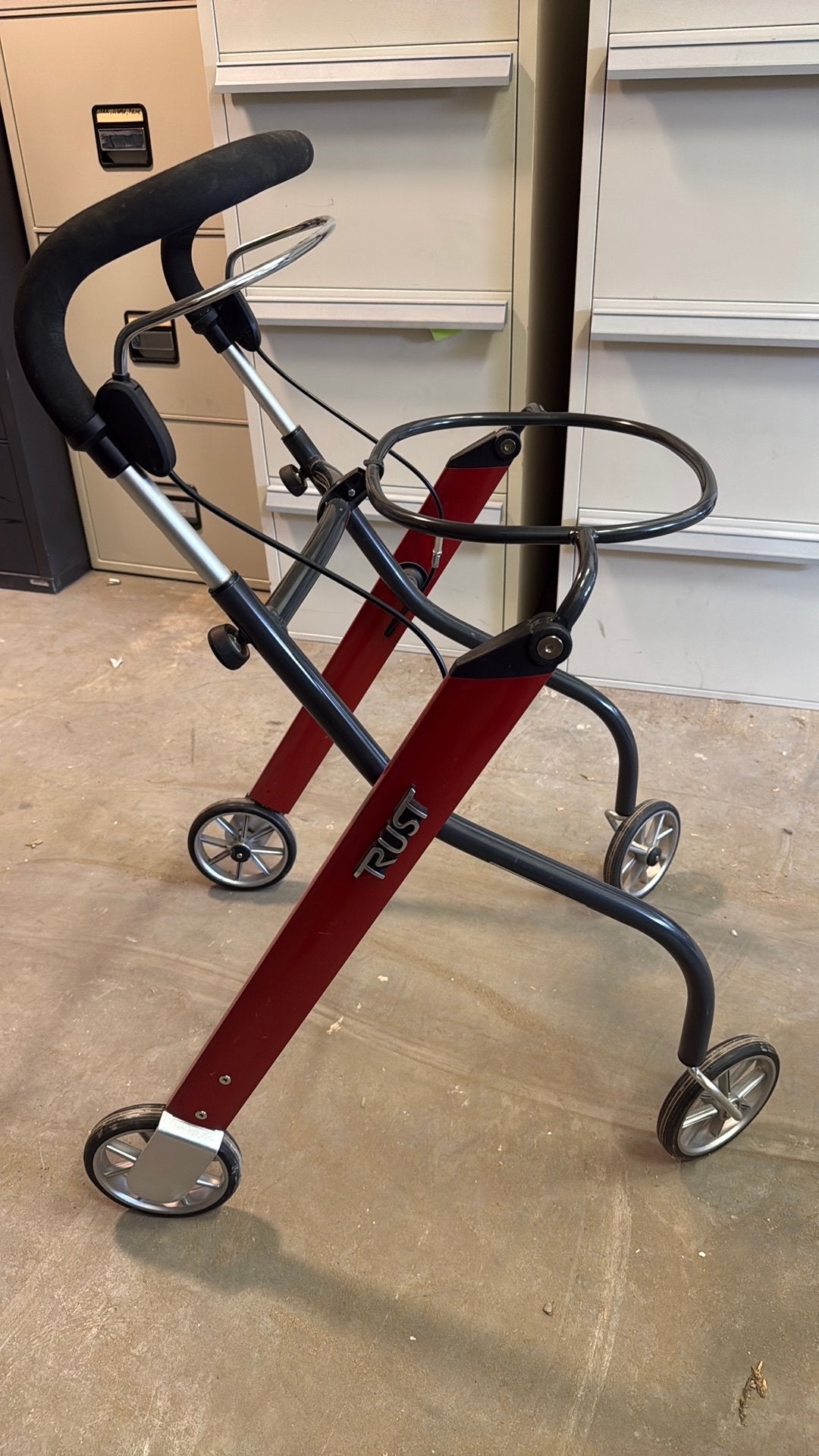 Trust Care Let’s Go Indoor rollator – rood/antraciet, Diversen, Ophalen, Lichtgewicht, Gebruikt