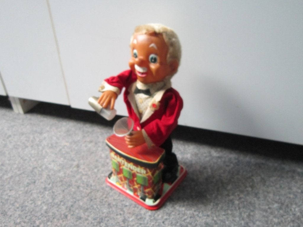 BARTENDER BEWEGENDE POP, Ophalen