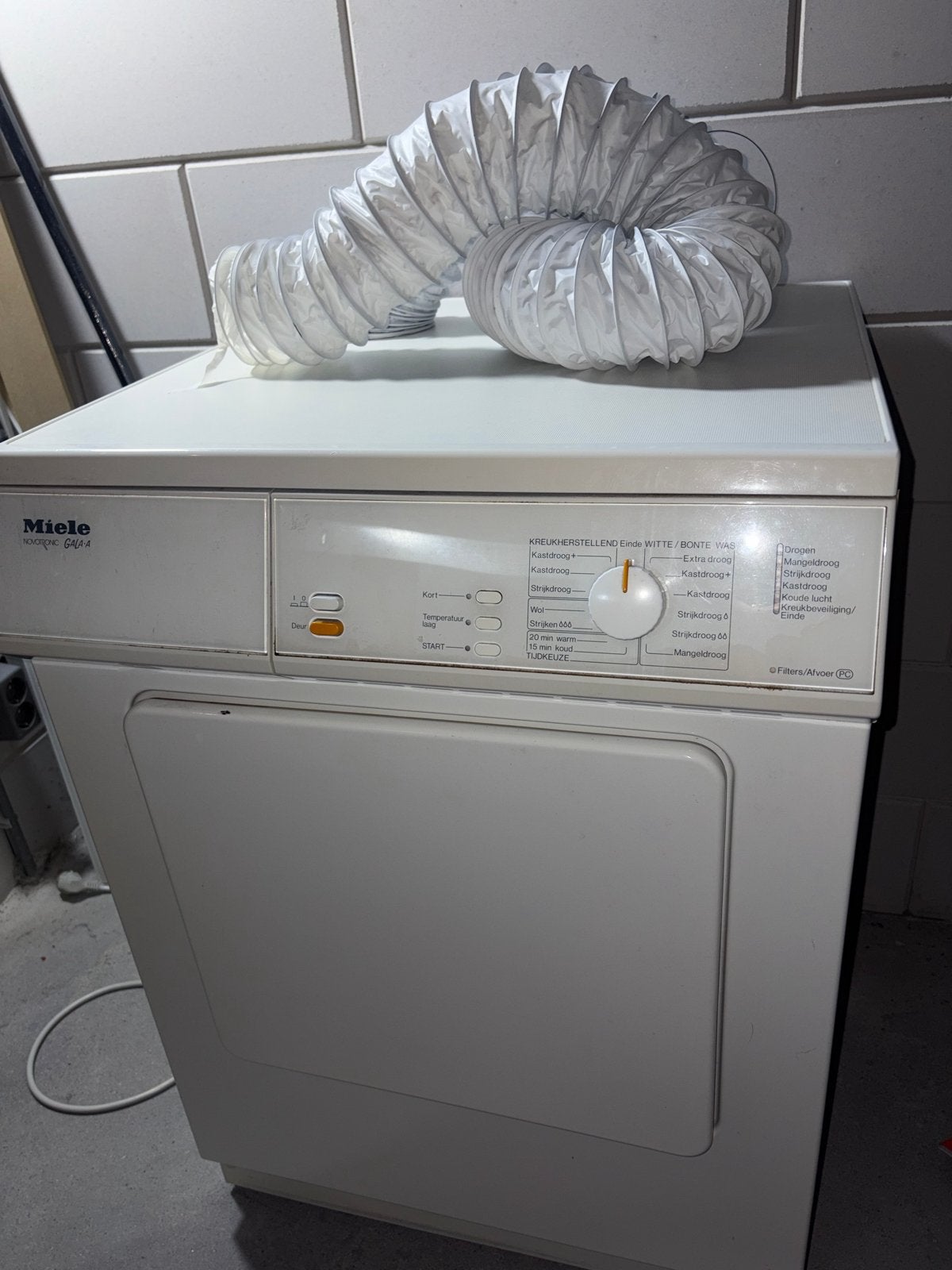 Miele Novotronic Gala-A Wasdroger - Betrouwbaar en Efficiënt, Ophalen of Verzenden, Gebruikt, Voorlader, Luchtafvoer