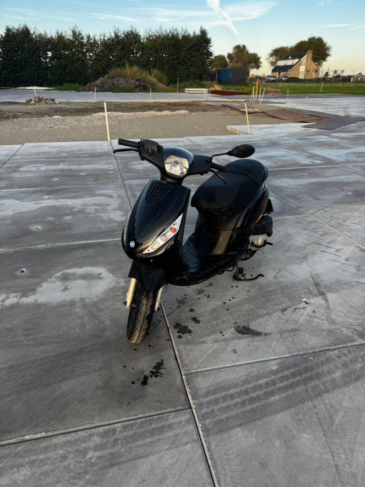 Piaggio zip 50 cc 4 takt, Fietsen en Brommers, Ophalen, Zip, Zo goed als nieuw, Benzine